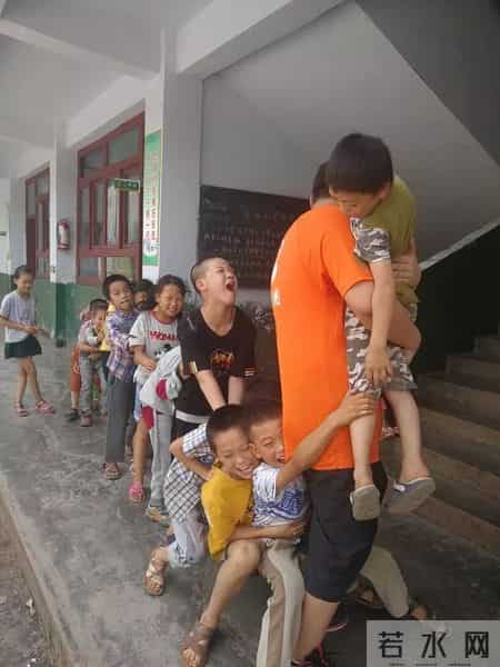 下课啦,「青年之声· 筠团广播站」叮铃铃~下课啦