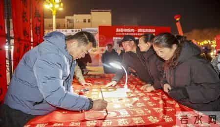 “昼夜双主场” 宁夏大武口年货大集带来全天精彩