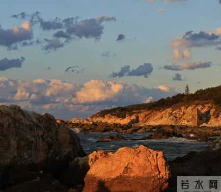 今日文案丨“落落大方的快乐短句文案”