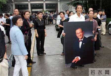 老艺术家陈述，76岁再婚，娇妻小他30岁，去世后子女同继母撕破脸