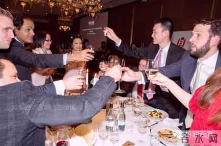 圈子 - 胡润百富竟把春晚带到了伦敦！