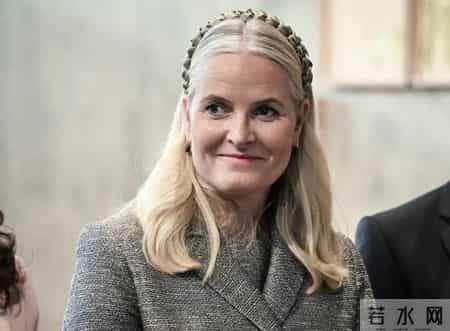 我喜欢的知名人士,炸裂！52岁挪威王储妃写给爱泼斯坦的邮件曝光：“你让我心痒”