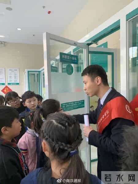 压岁钱的作文,压岁钱是长辈对我们的爱和责任