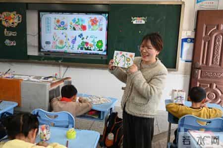 共绘春色传美育 书香浸润少年心——记岳麓二小教育联盟美术教学研讨活动