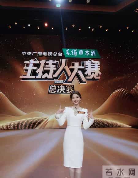 自我介绍300字高中生,自我介绍300字高中生综合素质评价