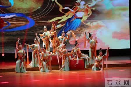 【我和春晚的故事】那个冬天，我们共同开启了第一场春晚