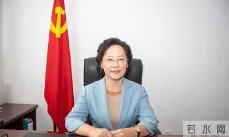 体育教师先进事迹材料