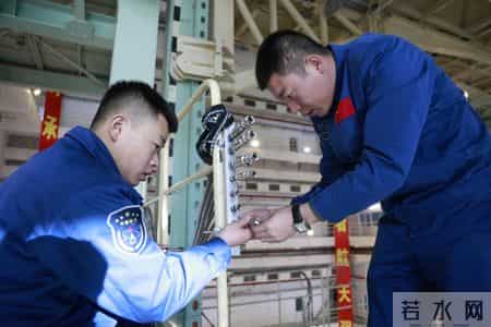 的那一刻半命题作文600字初一