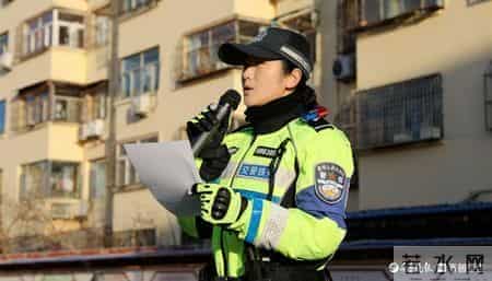 近千篇作品！交通安全征文受热捧，聊城交警进校园为孩子们颁奖