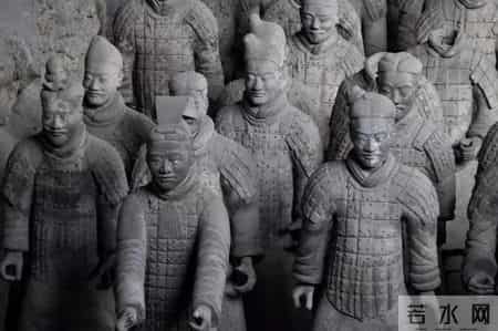 秦陵兵马俑课文,19秦兵马俑课文