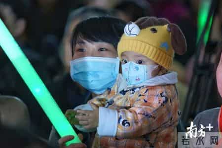 歌声与微笑串词,音乐也是力量！医生和癌症患者一起举办音乐会，现场令人泪目