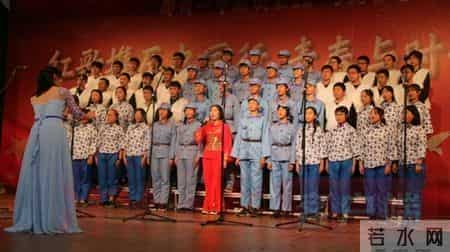 郑州中原一中实验学校：红歌携历史同行 青春与时代共舞