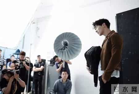 著名摄影艺术家邓鑫：艺卓显示器的可靠性无可替代