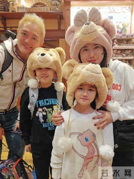 结婚十周年纪念日,香港男星和太太庆祝结婚十周年，曾自称和女星宿世姻缘未获回应