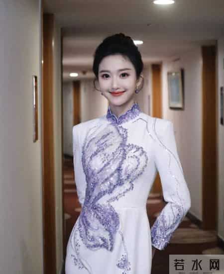 自我介绍300字高中生,自我介绍300字高中生综合素质评价