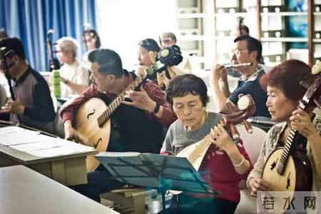 幸福的背影，这才是爱情中最美好的样子！