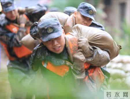 今天是八一建军节，向最可爱的人致敬