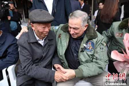 一碗鸡蛋面的故事，为什么让这位美国老人哽咽？