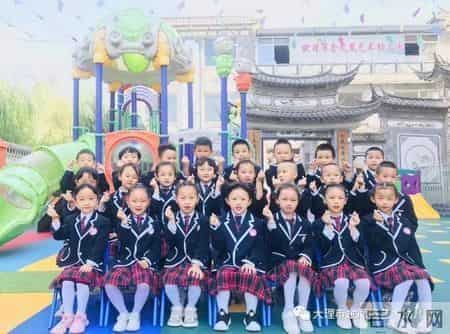 感恩遇见，拥抱未来——大理市金凤凰艺术幼儿园学前班毕业典礼