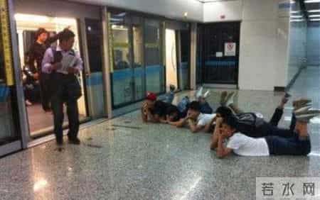 梦见被老虎追,我再也不能到那儿乞讨了