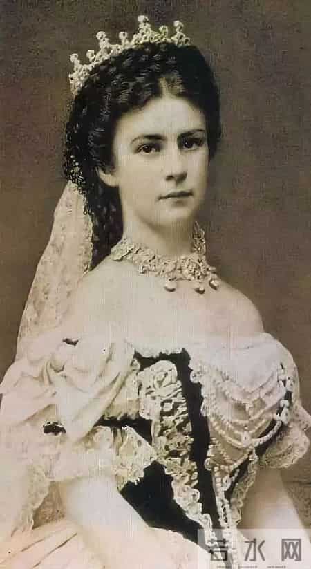 公主的故事,欧洲第一美人，15岁嫁入皇室，被暗杀而死，茜茜公主竟然这么惨