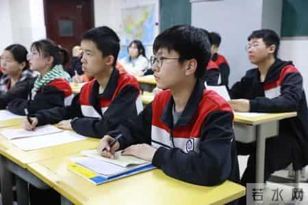 七色光开阳中学实施“培优辅差”法，让每个梦想如花绽放