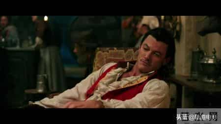 童话故事《美女与野兽》，真人版相比动画版在哪些方面与时俱进？