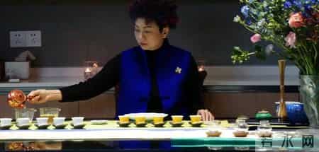 绿茶茶艺表演解说词,三八节丨佳茗似佳人，茶席亦是生活美学