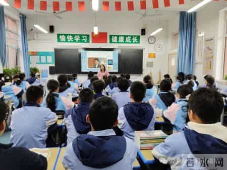 家长学校教案,凝心聚力促进步 家校共育话成长——瑞泉初级中学“家长进课堂”活动（一）