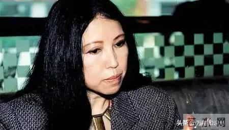 流浪诗人三毛自杀前旧照:眼神满是哀伤,47岁用丝袜在卫生间自缢