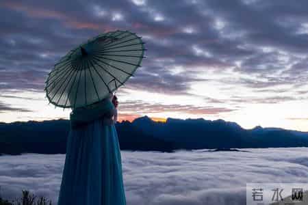 《一堂最精彩的实验课》，老师用戒指做实验，作文和老师都很精彩