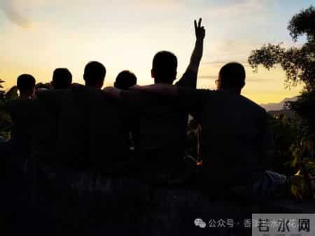 这天我回家晚了作文,【七年级作文：热爱生活，热爱写作】张诗杭《懂》（47）