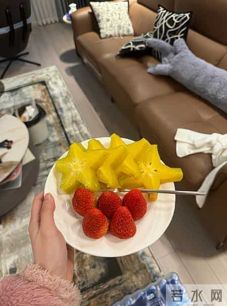 饭未入口人已醒：同学聚会上的一场清醒抉择