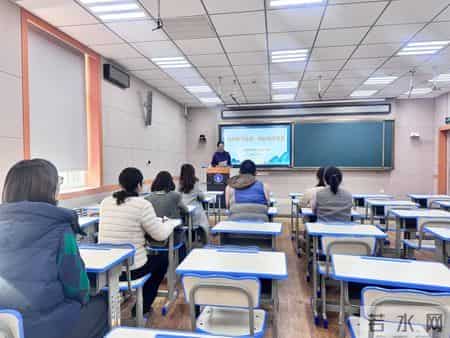 精研复习策略，赋能高效课堂——龙海小学数学组开展期末专题教研活动