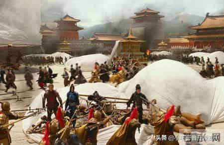 《长城》一部身披中国风外衣的好莱坞低端电影 张艺谋惨被拉下水