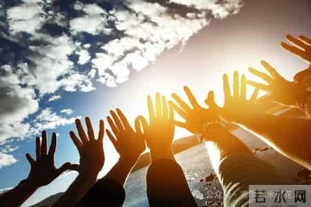 这天我回家晚了作文,【七年级作文：热爱生活，热爱写作】张诗杭《懂》（47）