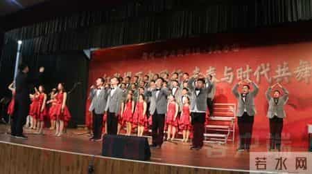 郑州中原一中实验学校：红歌携历史同行 青春与时代共舞