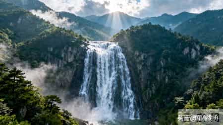 望庐山瀑布赏析