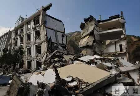 震撼回顾！十六年前汶川大地震的感人瞬间与重建奇迹