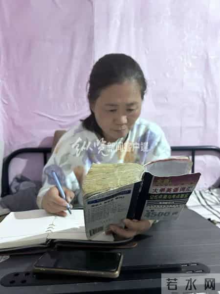 又现“扫地僧”！飙英语的环卫大姐火了