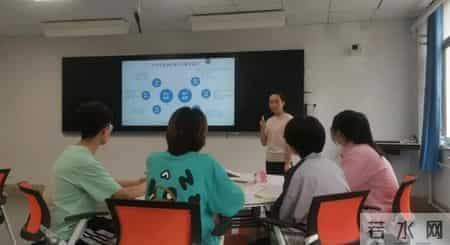 张丽：三尺讲台潜心育人 四季晴雨坚守初心