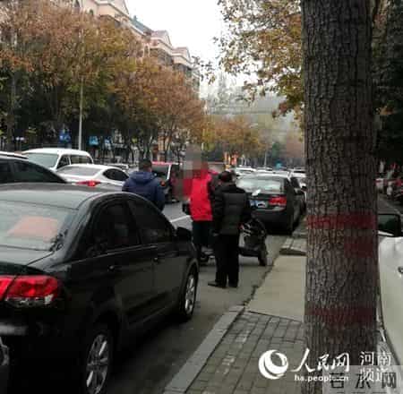 男子因小纠纷欲持菜刀砍人 便衣“夺刀侠”及时化解