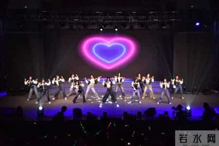 大学迎新晚会主持词,大学迎新晚会主持人稿开场白