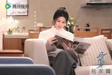 《骄阳似我》从校园暗恋到职场沉沦，爱与成长中拥抱梦想人生