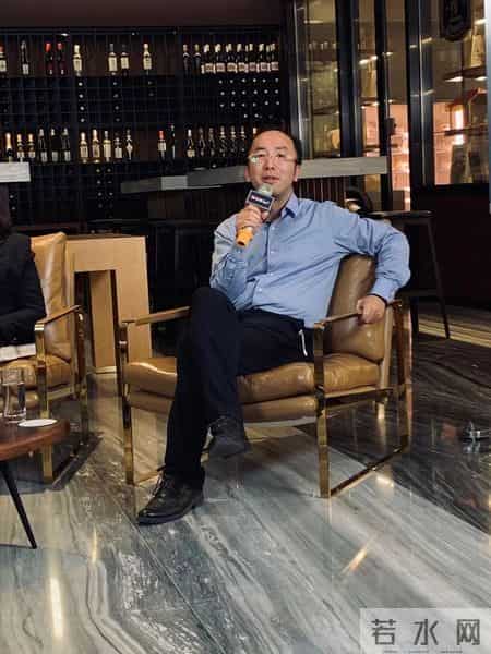 维舟：当流行语突破青年亚文化壁垒，反而变得奇怪了