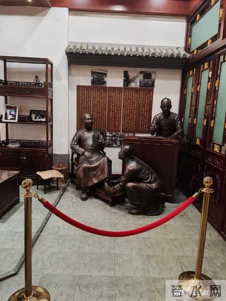 劳动关系工作总结,退休、领取退休金的人员，与用人单位之间建立用工关系如何处理