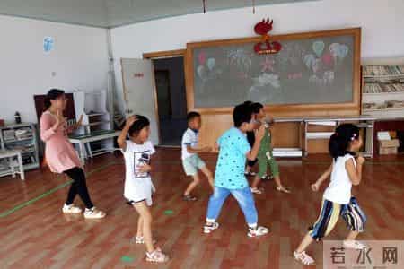 2017元旦快乐,中秋念师恩 - 两个老师和八个学生