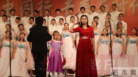 郑州中原一中实验学校：红歌携历史同行 青春与时代共舞