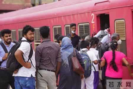 “破产”、抗议、总统逃离：风暴下的斯里兰卡华人