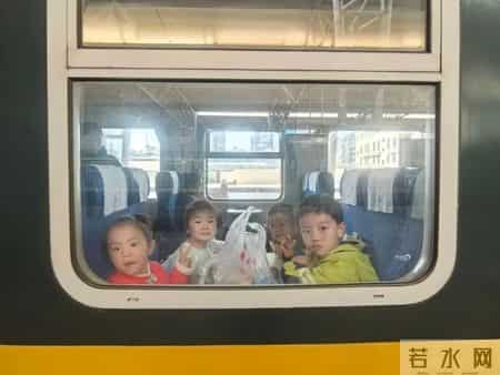 也许这就是未来世界,也许这就是未来世界钢琴怎么弹的